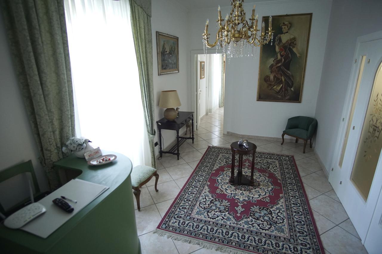 Bed and Breakfast La Piccola Reggia Казерта Екстер'єр фото